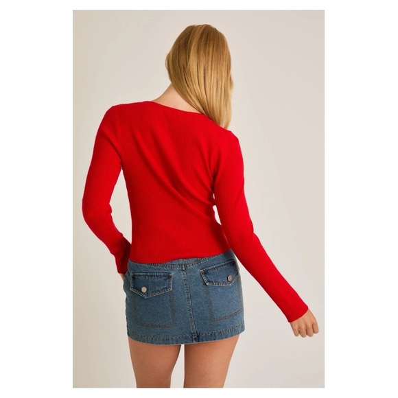 Le Lis Red Ribbon Bow Tie Front Sweater | Size M | Holiday Party Christmas Top - Picture 3 of 7